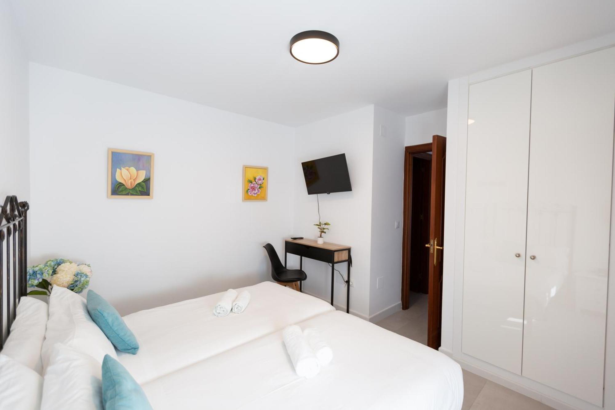 Hotel Mediterraneo By Croma エステポナ エクステリア 写真