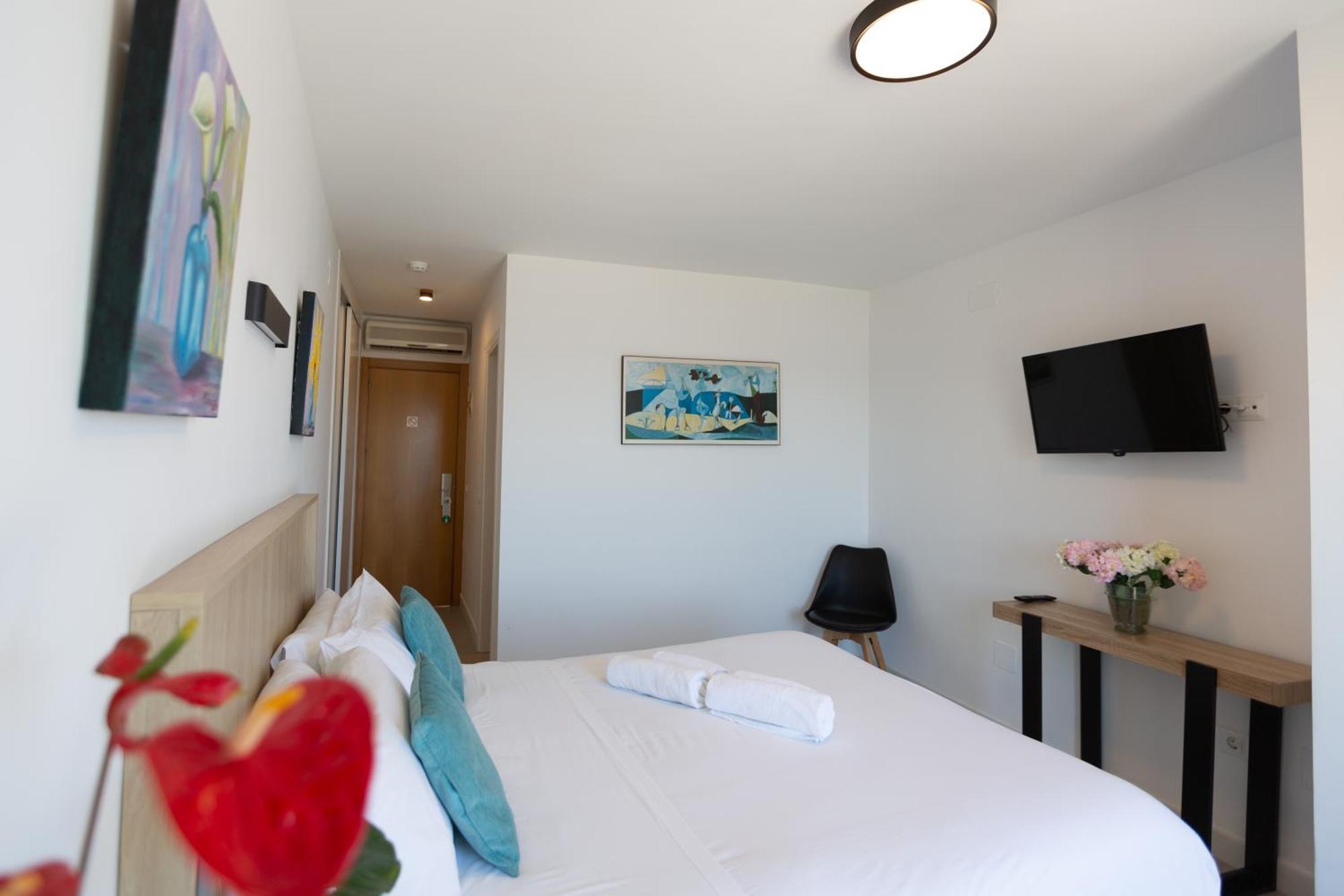Hotel Mediterraneo By Croma エステポナ エクステリア 写真