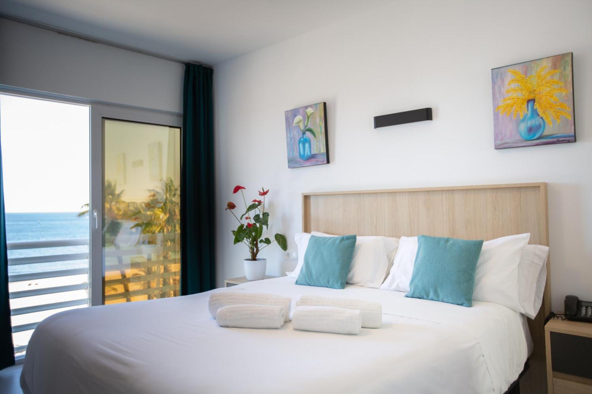 Hotel Mediterraneo By Croma エステポナ エクステリア 写真