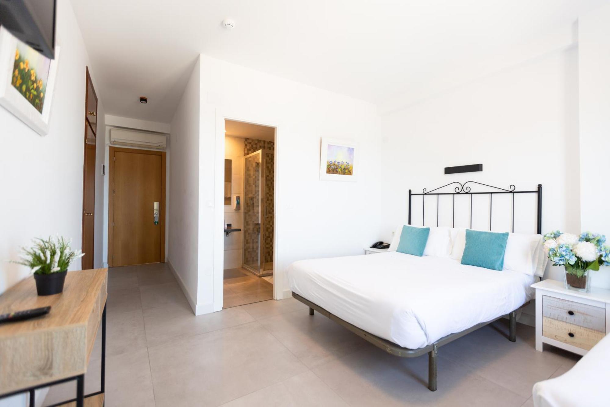 Hotel Mediterraneo By Croma エステポナ エクステリア 写真