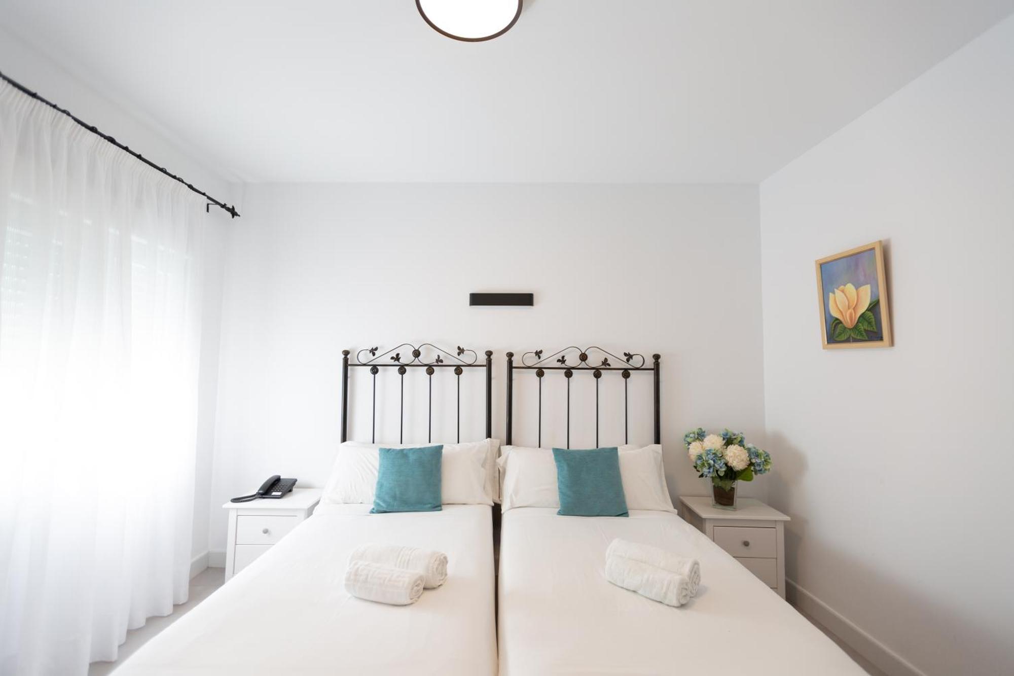 Hotel Mediterraneo By Croma エステポナ エクステリア 写真